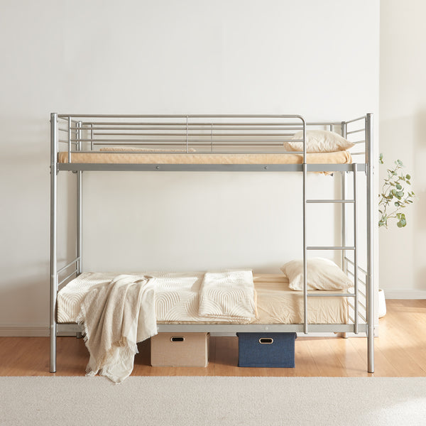Łóżko piętrowe metalowe Soppsar z 2 materacami 200x90 cm srebrne [en.casa]