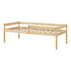 Podwójne łóżko dziecięce Sonkajärvi z materacem 90x200cm naturalne [en.casa]