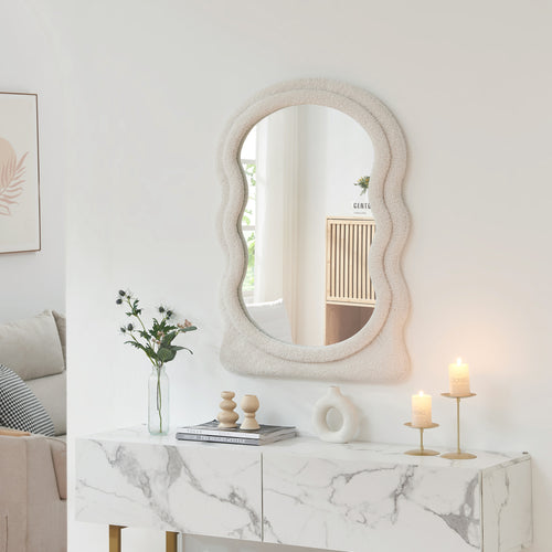 Lustro ścienne Brummen z tkaniną typu teddy - rama 80x60 cm biała [en.casa] - premiumXL